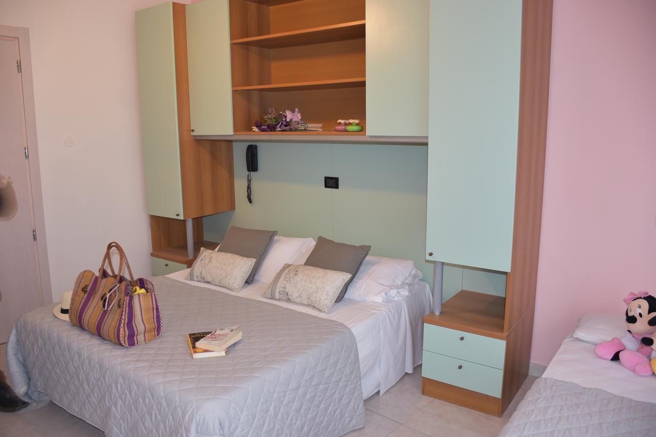 Hotel Gambrinus Rimini Exterior photo