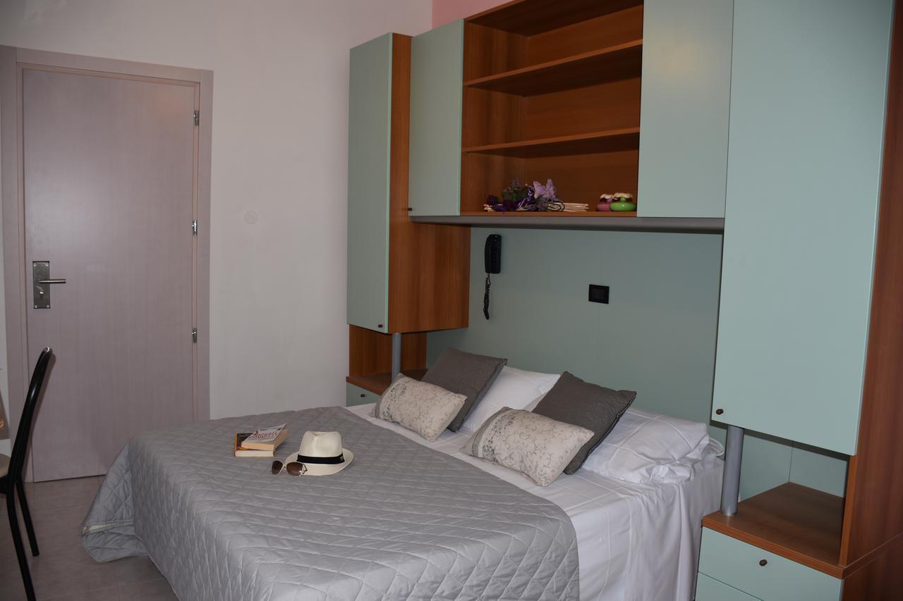 Hotel Gambrinus Rimini Exterior photo